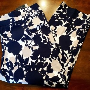 Rafaella NWT comfort fit floral capris